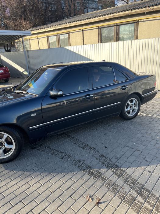 Mercedes-Benz w210 e280