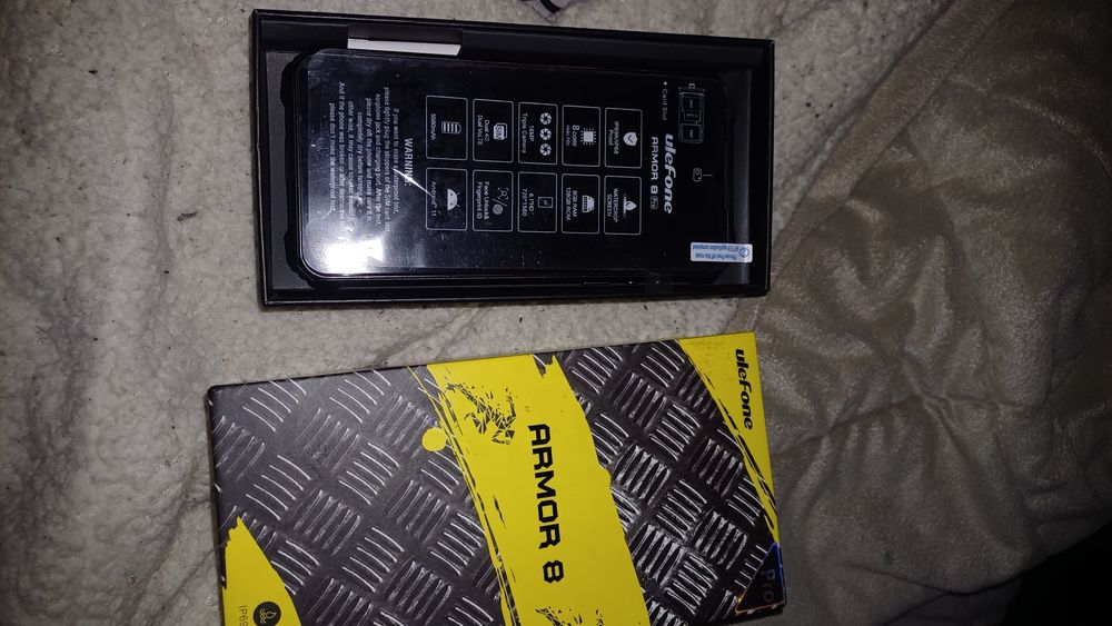 Vendo telemóvel  armor 8