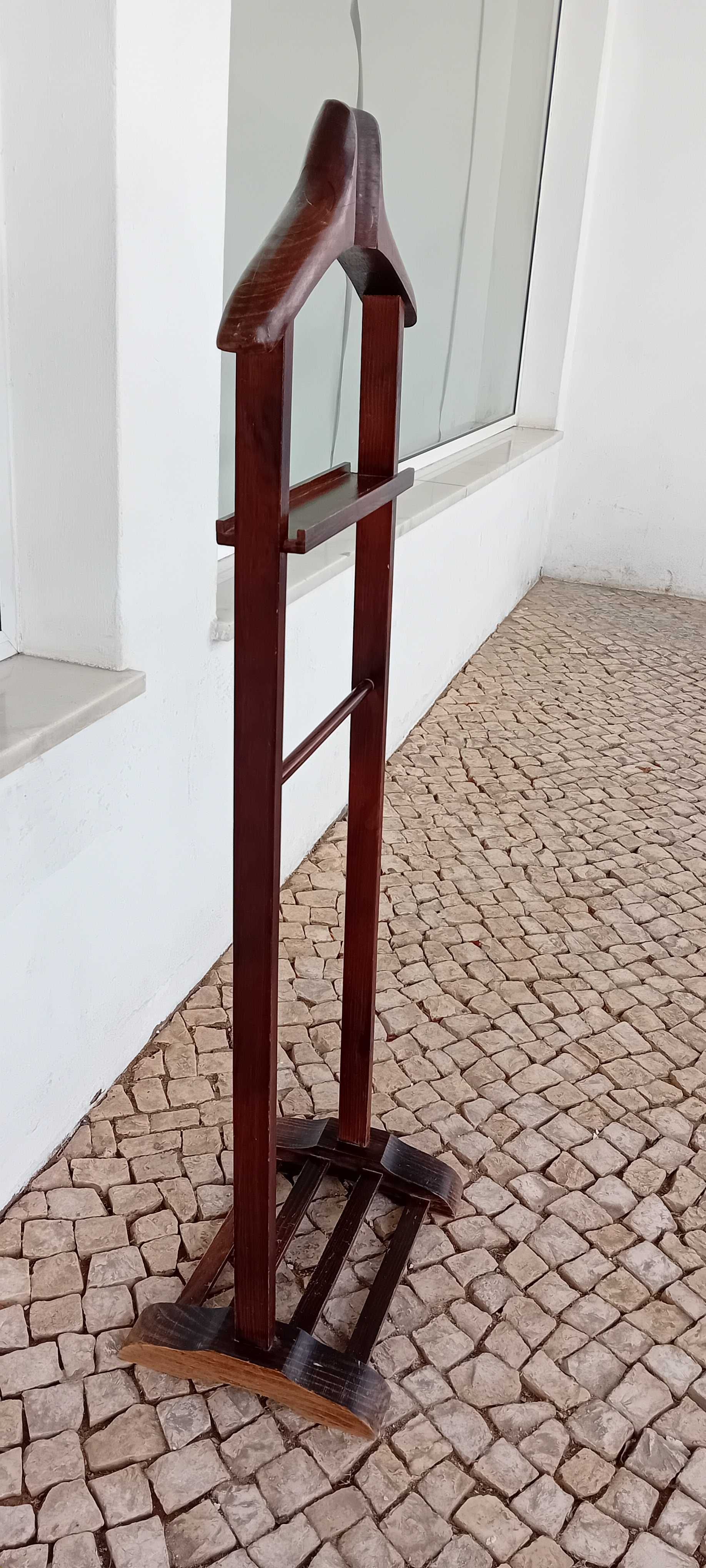Cabide Antigo em Madeira com Pé