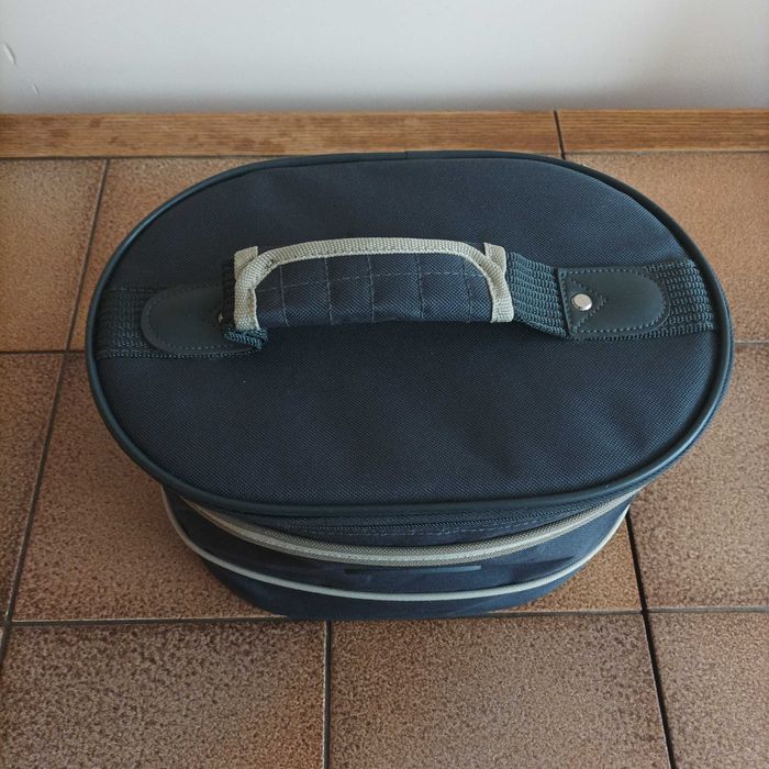 Granatowy kuferek Globtroter