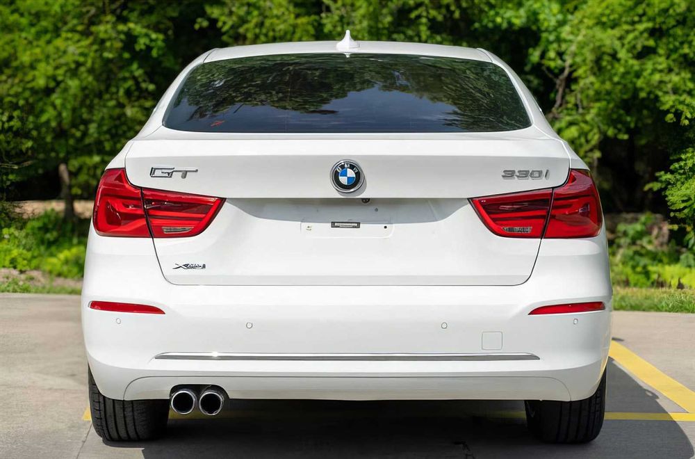 BMW 3 Series 330i      2017