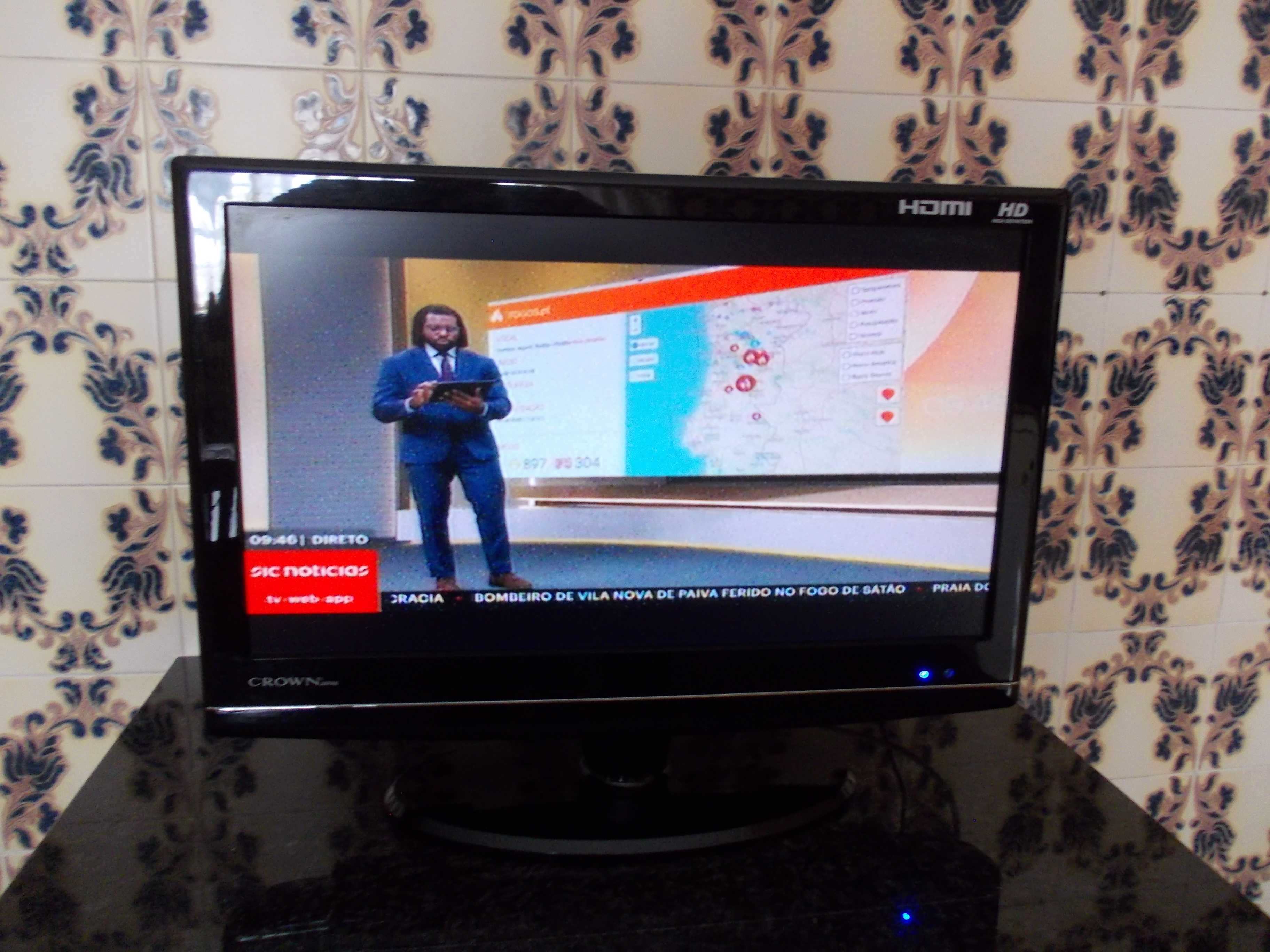 Televisor Lcd Crown  19 "