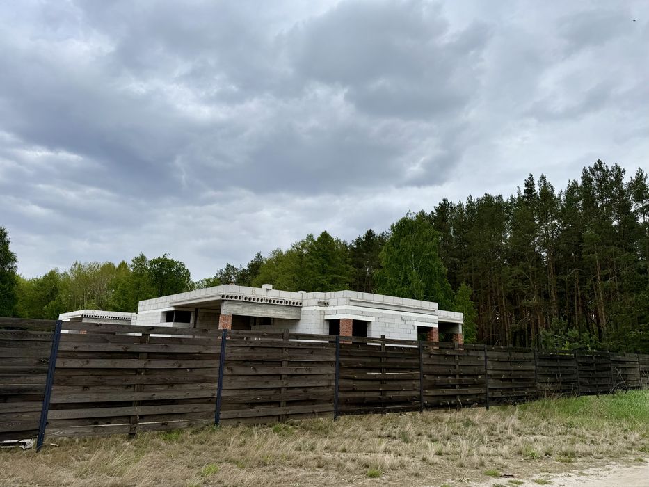 Будинок не добудований ділянка 12 соток