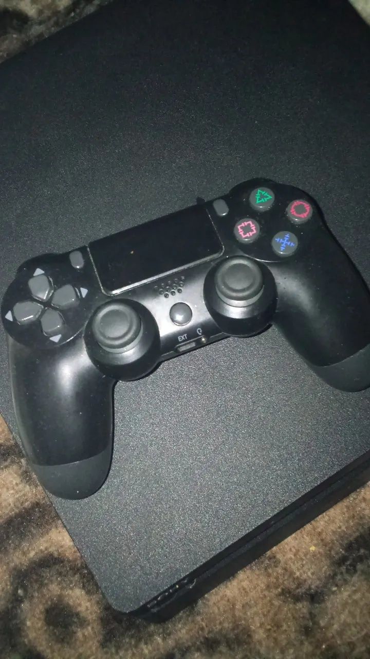 PlayStation 4 em ótimo estado