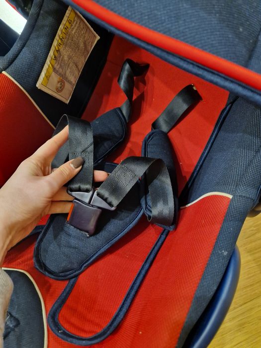 Fotelik nosidełko do samochodu