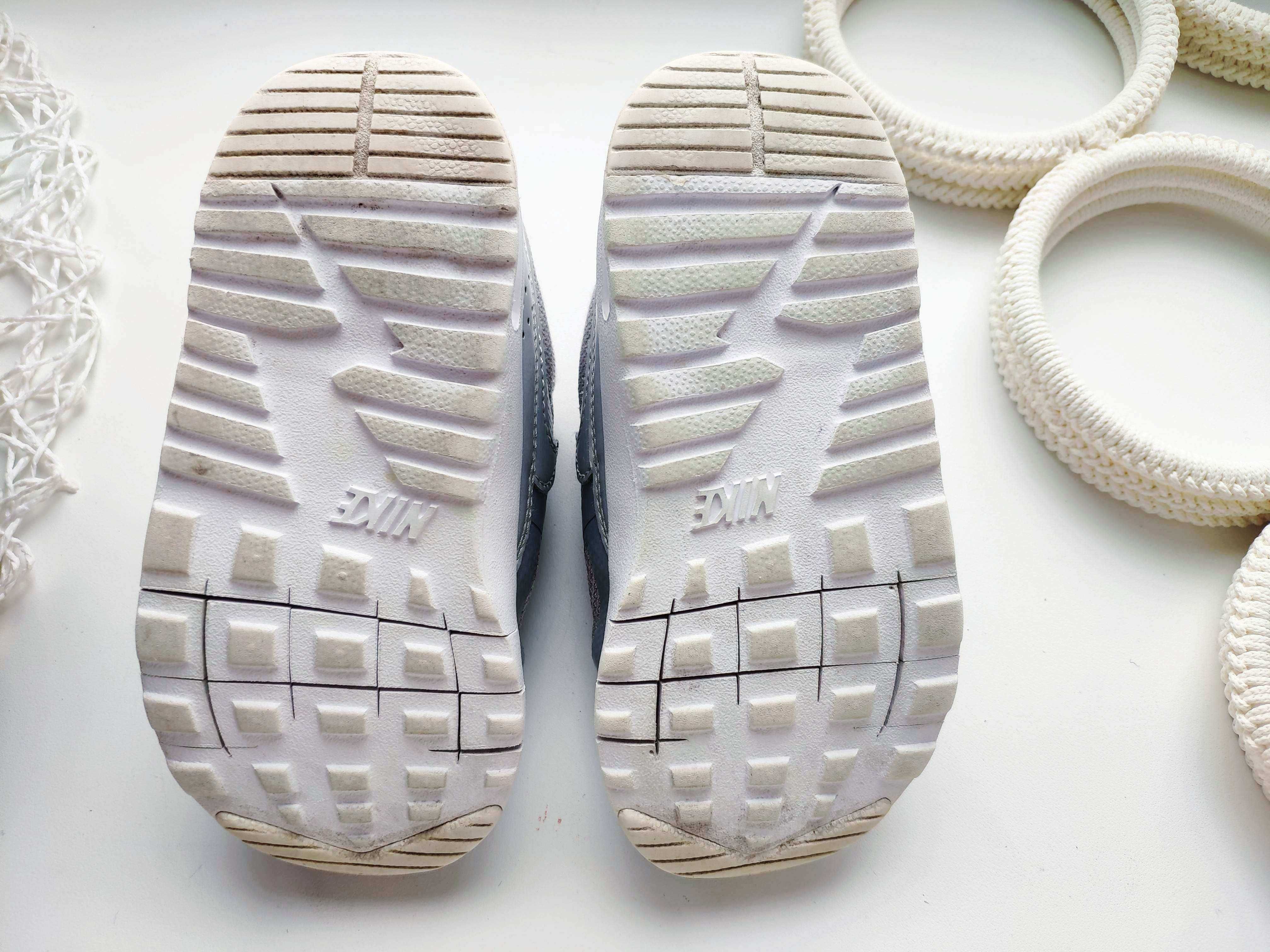 на резинках оригінал Nike (Найк) 25 (15 см) Легкі кросівки кроссовки