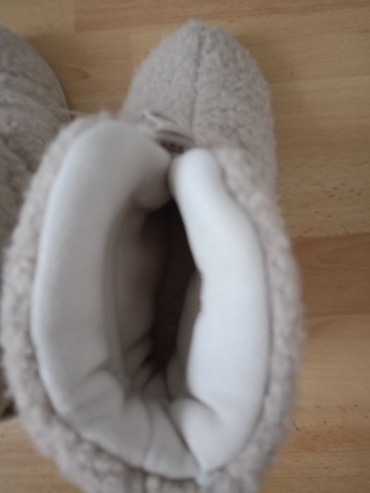 Sprzedam nowe kapcie rozmiar 39.5