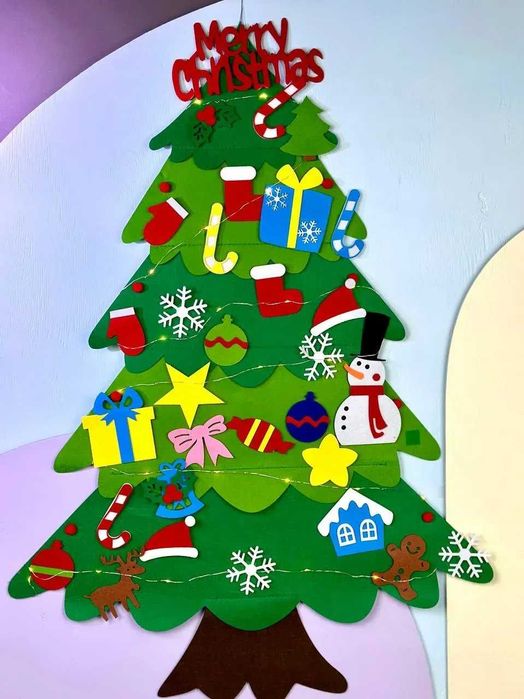 Фетрова ялинка з іграшками на липучках з гірляндою на стінку 32іграшки