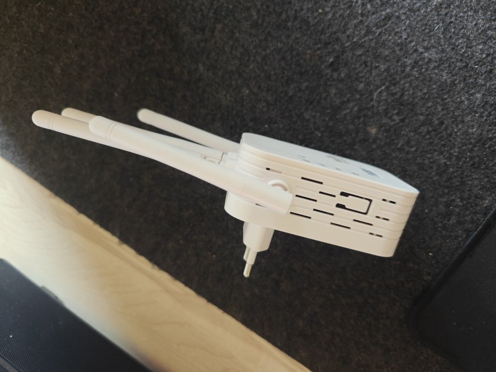 Wzmacniacz sygnału Wi-FI Mocny Repeater Access Point Router 300 Mb/s 2