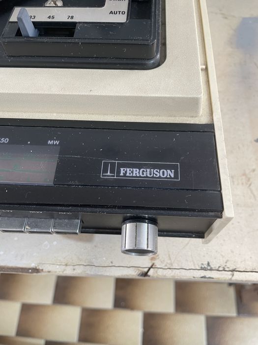 Radio gira/ discos FERGUSON