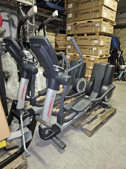 Life Fitness 95X Orbitrek Cross Trainer z konsolą Engage