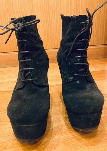 Botins pretos camurça marca Prof