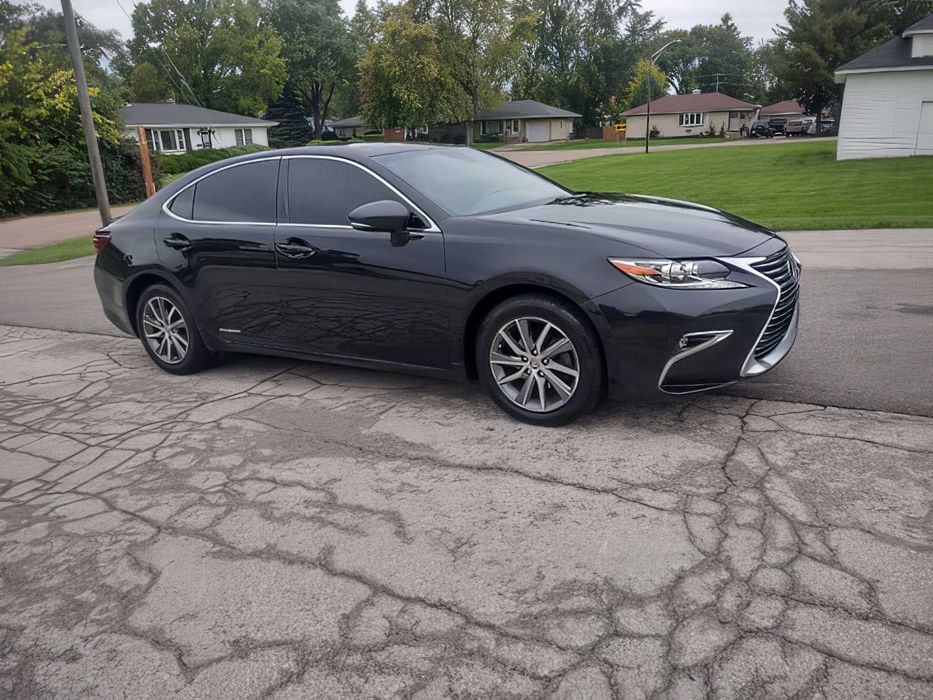 Lexus ES 300h      2017