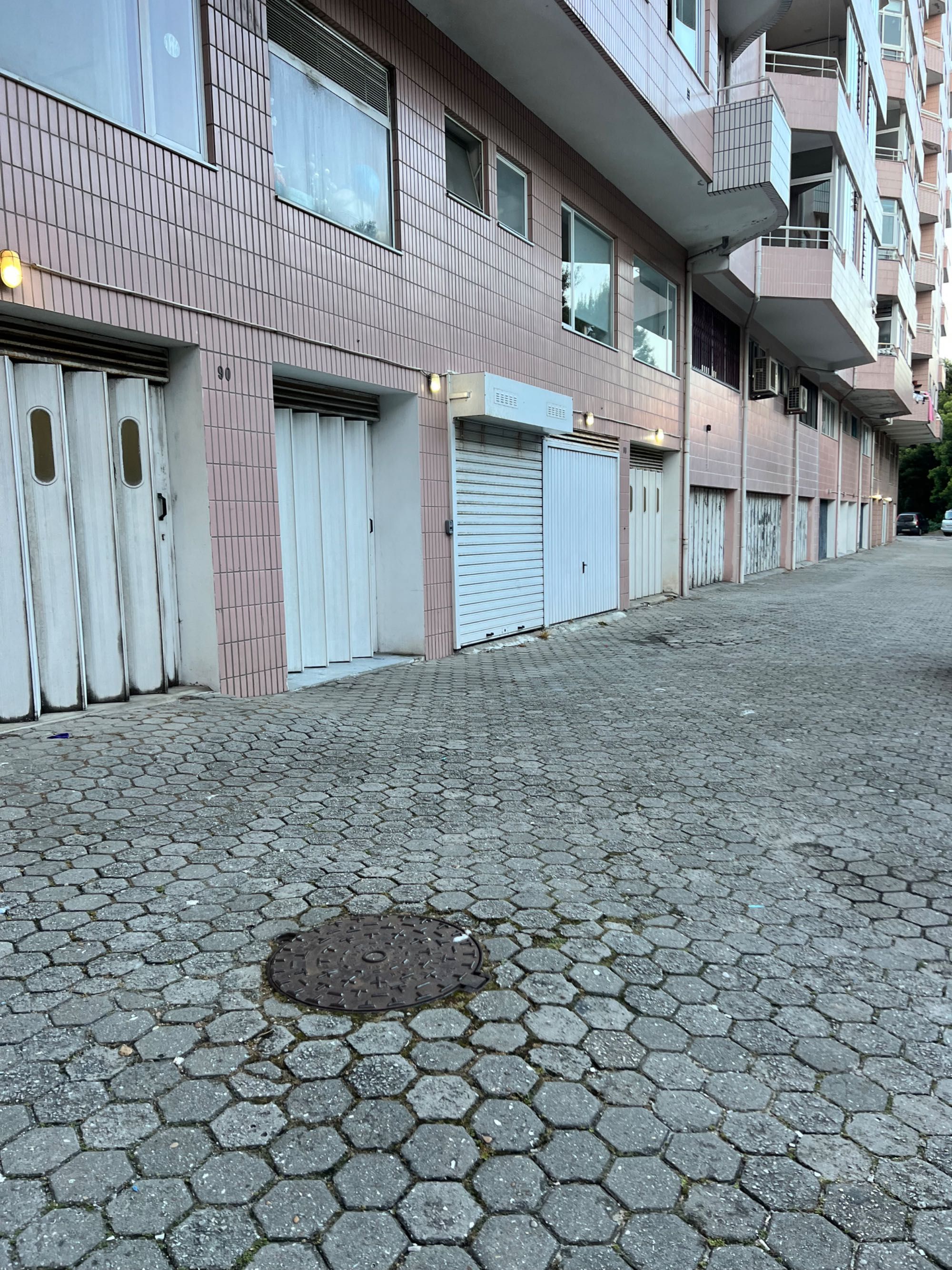 Armazém/ Garagem Box