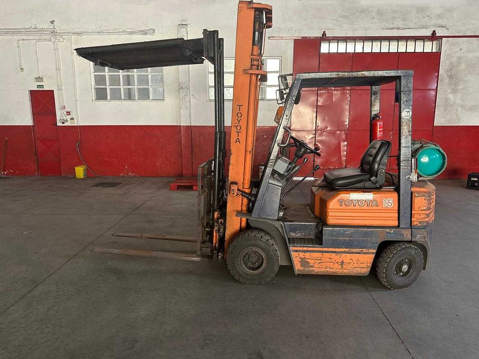 Empilhador - TOYOTA 15 -