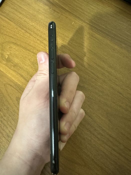 Продам iPhone SE 2020, 64 ГБ