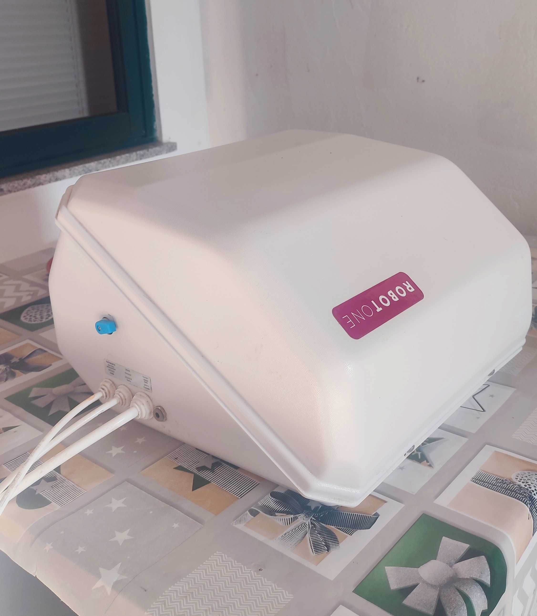 Máquina de filtração e purificação de água