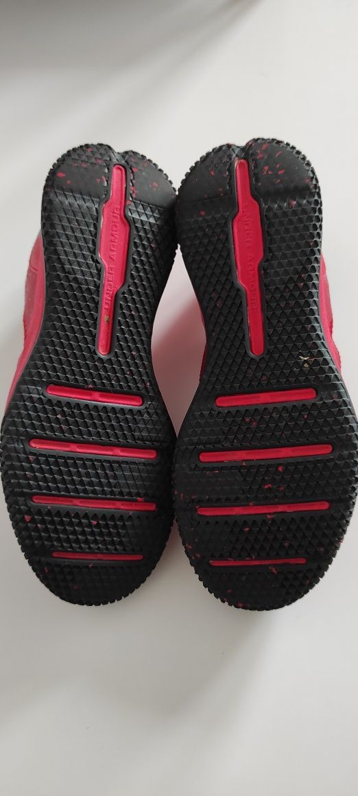 Under Armour rozmiar 40 (25 cm)