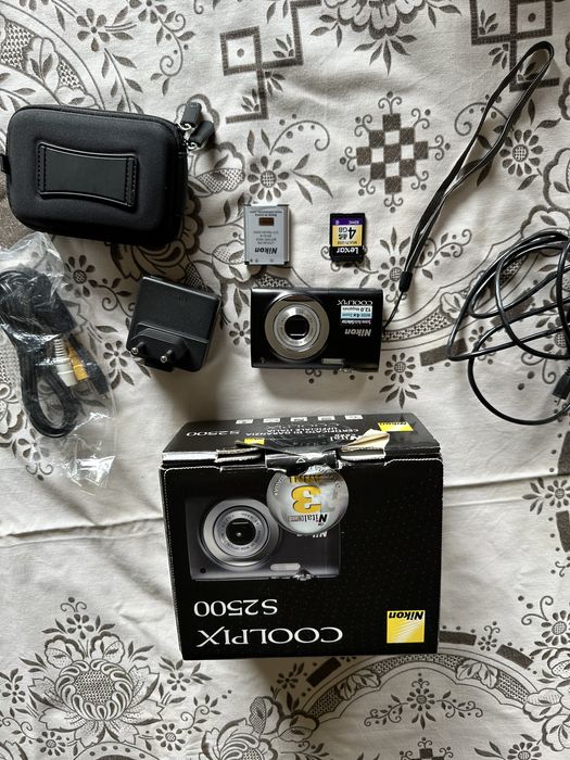 Nikon Coolpix S2500 - Como nova na caixa