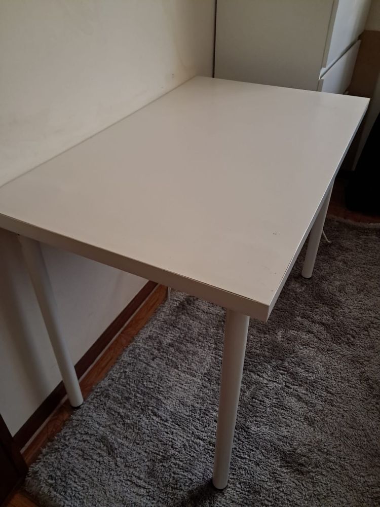 Mesa de jantar para 4 lugares