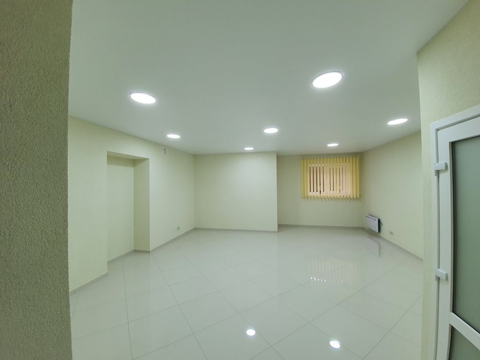 Продам  помещение .40м2 .Центр. Ирпень.ЖК Центральный.