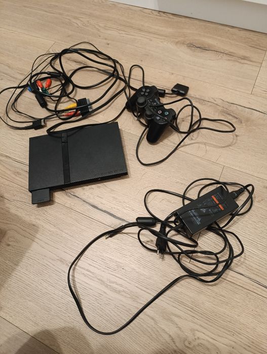 PlayStation 2 Slim, pełne okablowanie