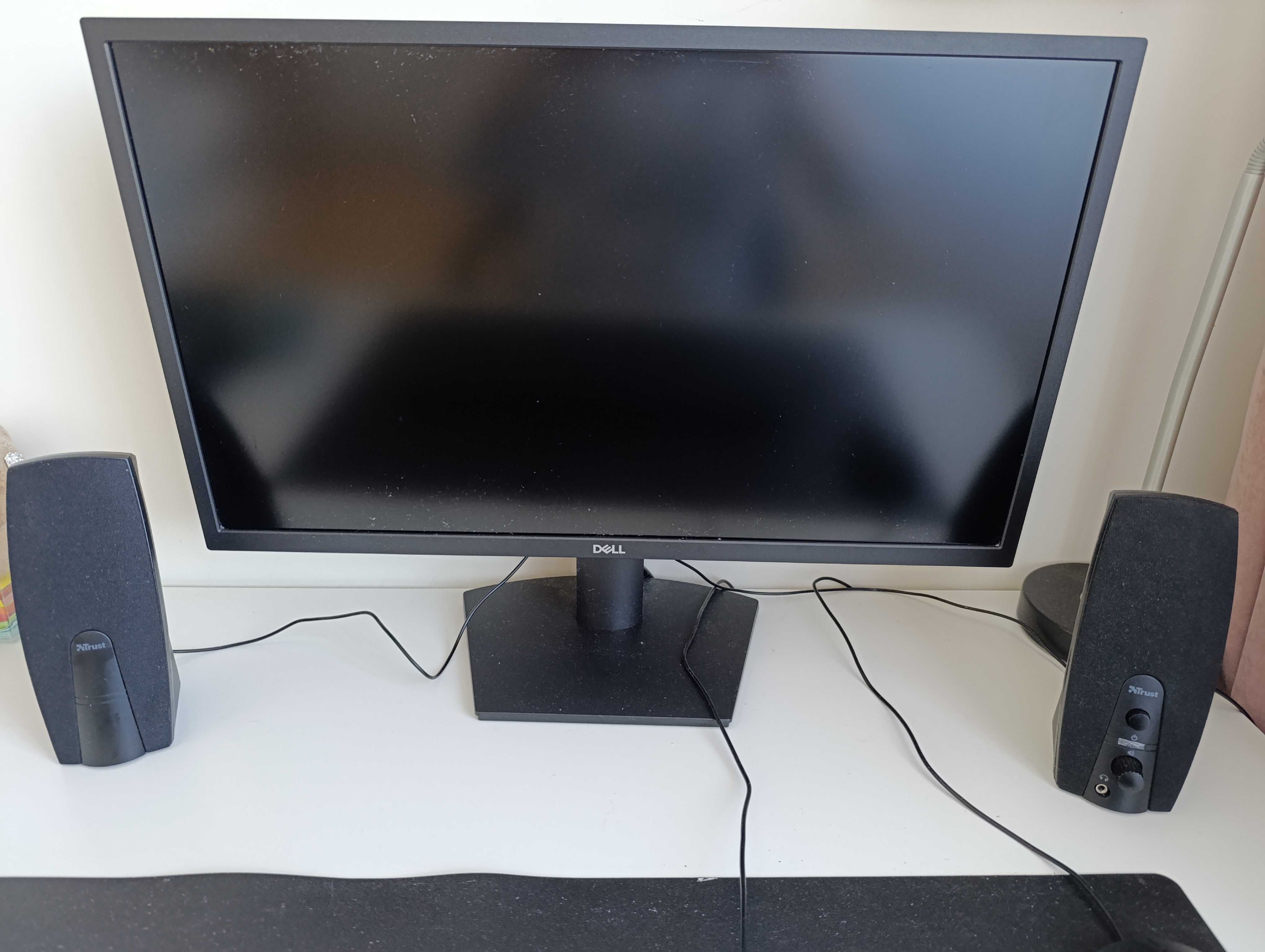 Komputer stacjonarny Dell plus monitor, klawiatura i gratis głośniki