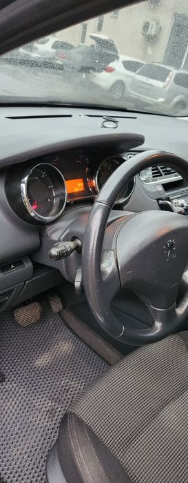 Продам Пежо 5008