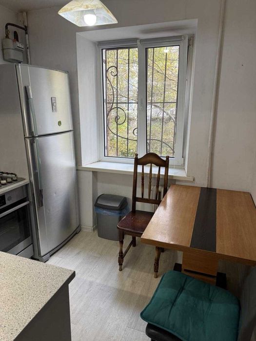 Продам 2-к квартиру с ремонтом, 2/5 эт, центр Черемушек (3-251-264 ОФ)