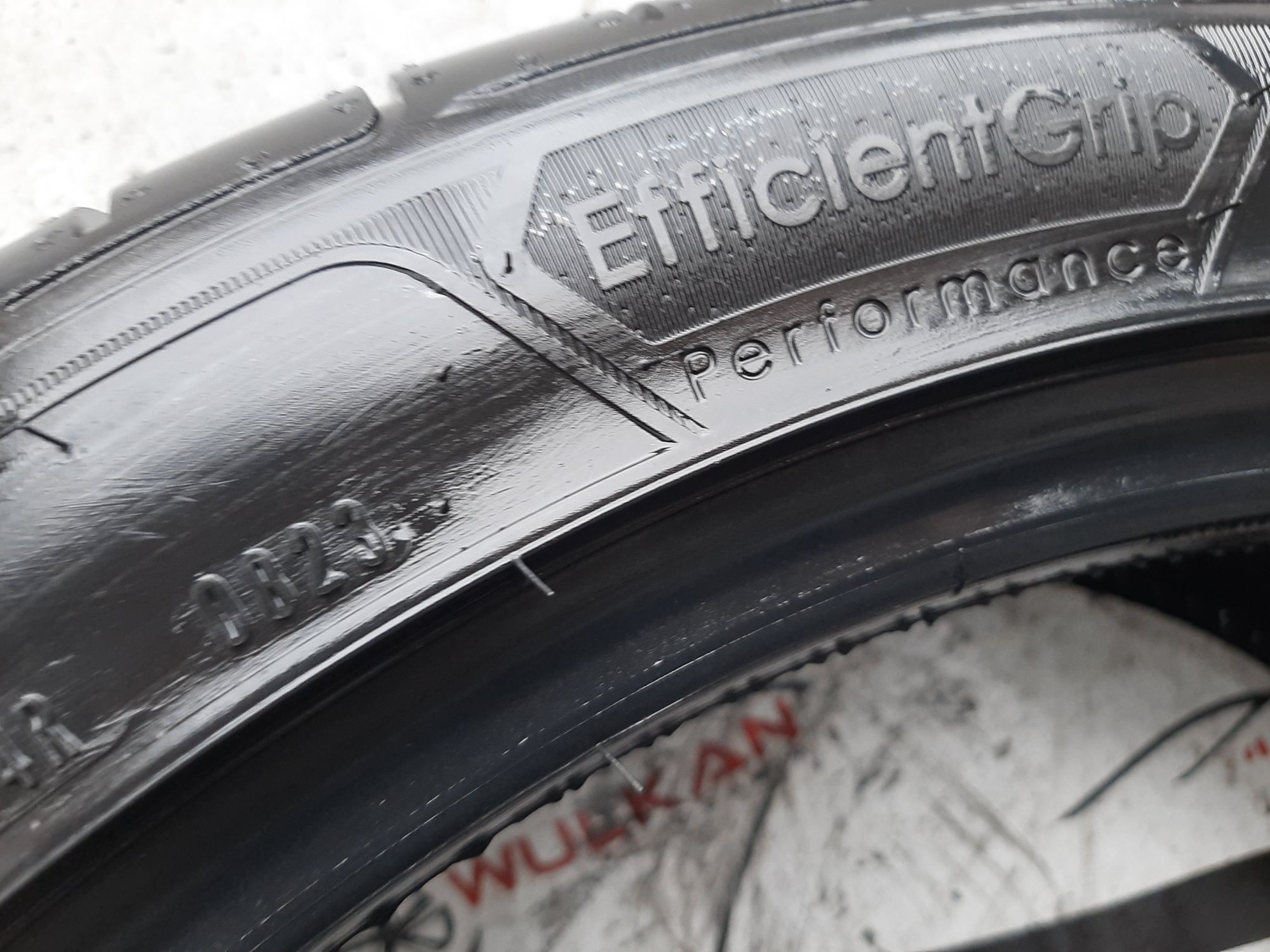 215/45r20 95T Goodyear EfficientGrip Performance