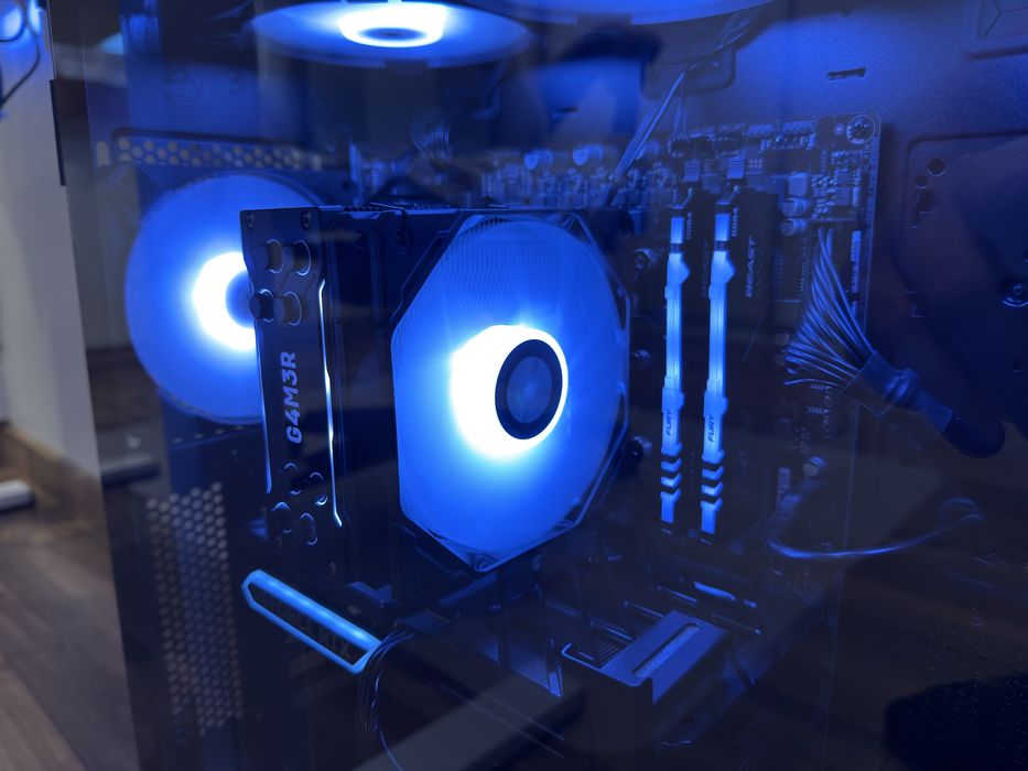 Komputer stacjonarny G4M3R Hero (x-kom) (gwarancja, stan jak nowy)