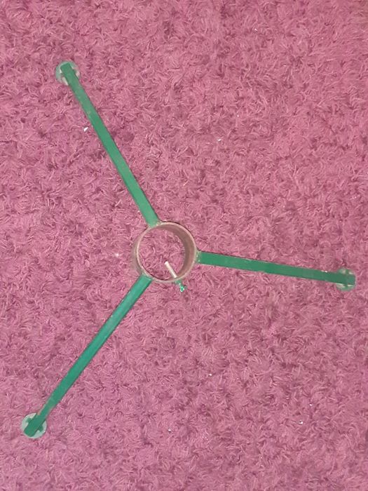 Підставка під ялинку. Тринога .