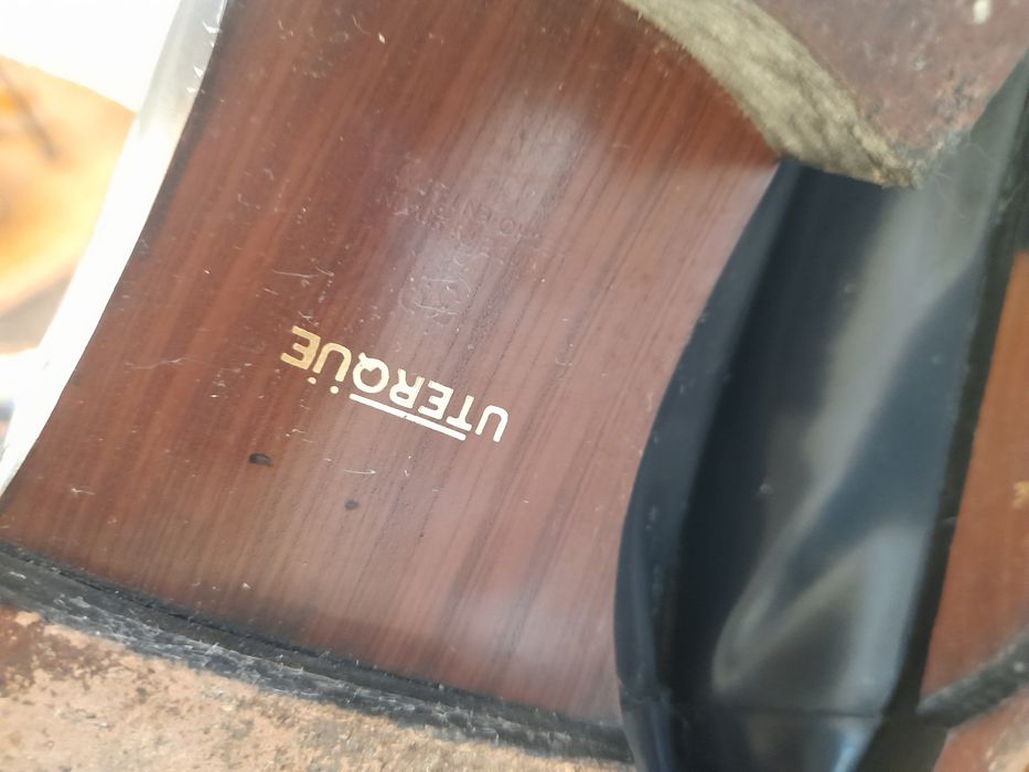 Sapatos pretos em muito bom estado da uterque