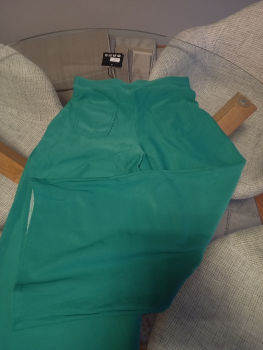 Calça Pantalona e calções de mulher novos