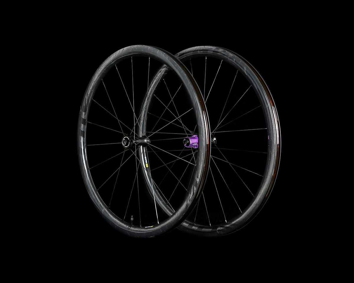 Zestaw kół gravelowych ELITEWHEELS MARVEL G35, SHIMANO HG czarno-białe