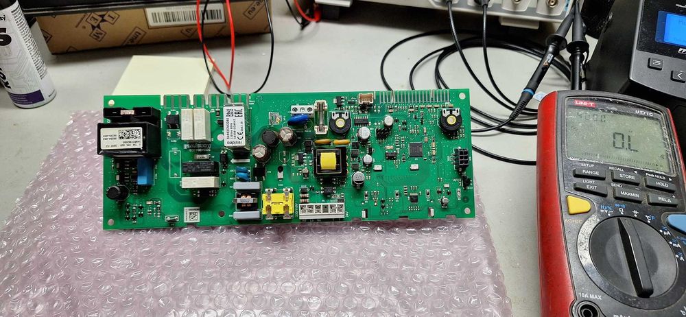 Płyta główna sterownik Junkers Ceraclass ZS ZW błąd C4 C6 Naprawa