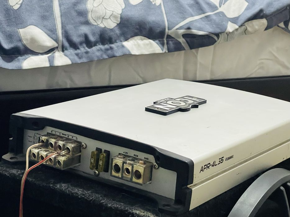 Сабвуфер + усилитель + 4 колонки JBL