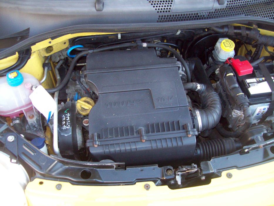 FIAT 500 1,4/6 biegowy/stan b.dobry /klimatyzacja