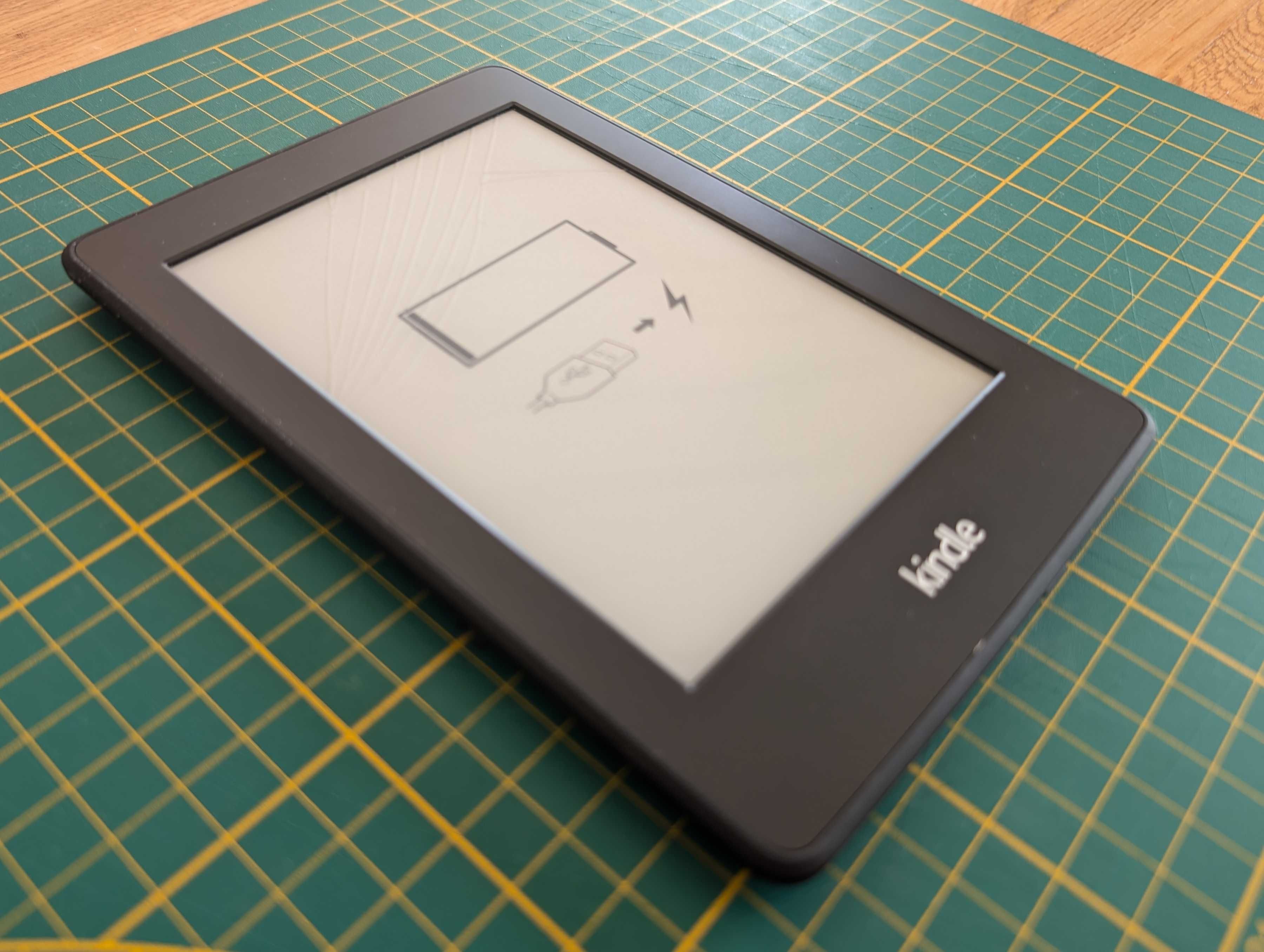 Kindle DP75SDI z pękniętym ekranem