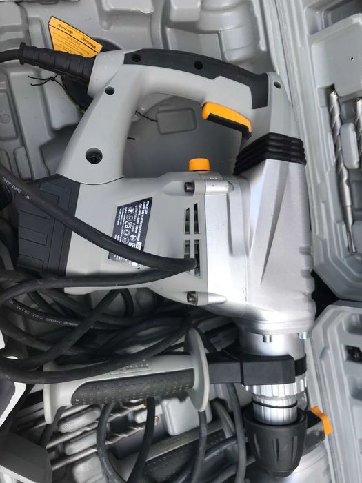 Перфоратор бочковий TITAN TTB631SDS PLUS 1500W 8 Дж з Англії