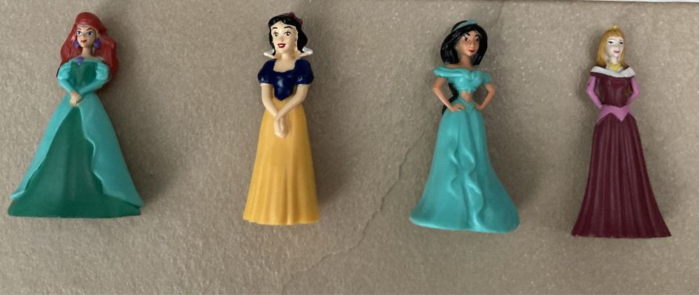 Livro das Princesas com miniaturas