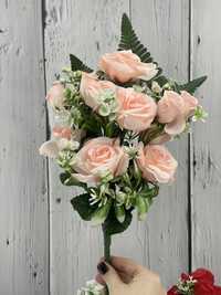 Bukiet róża paprotka zielone dodatki kwiaty sztuczne