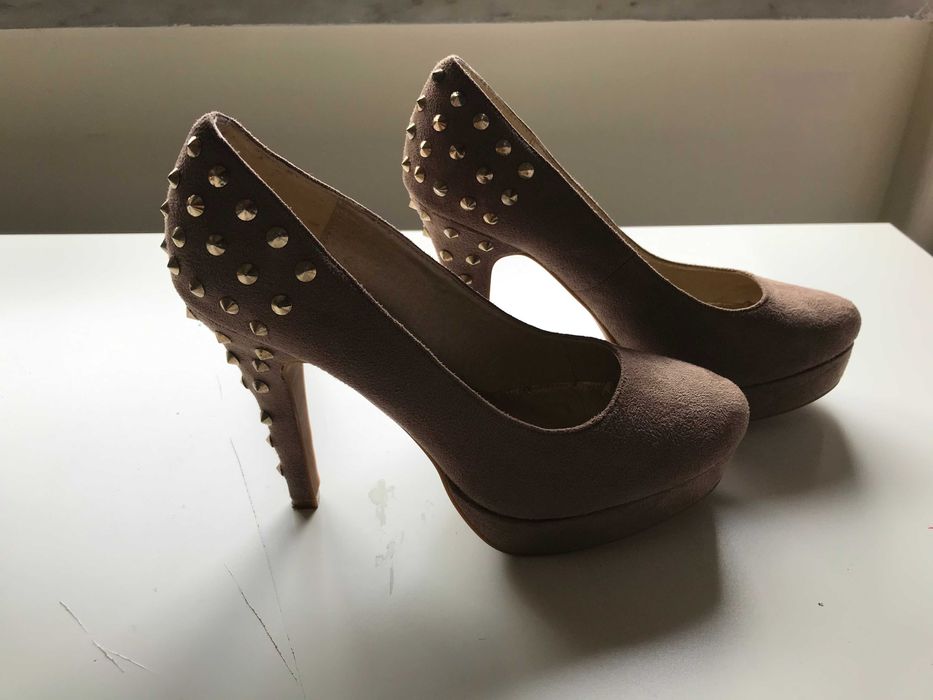 Sapatos NOVOS tamanho 38