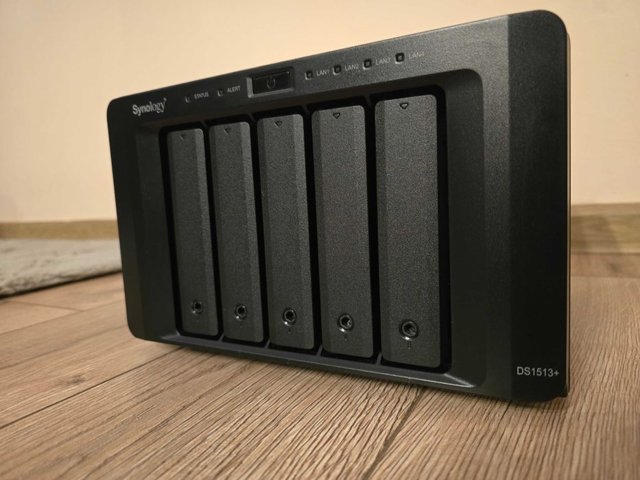 Synology DS1513+