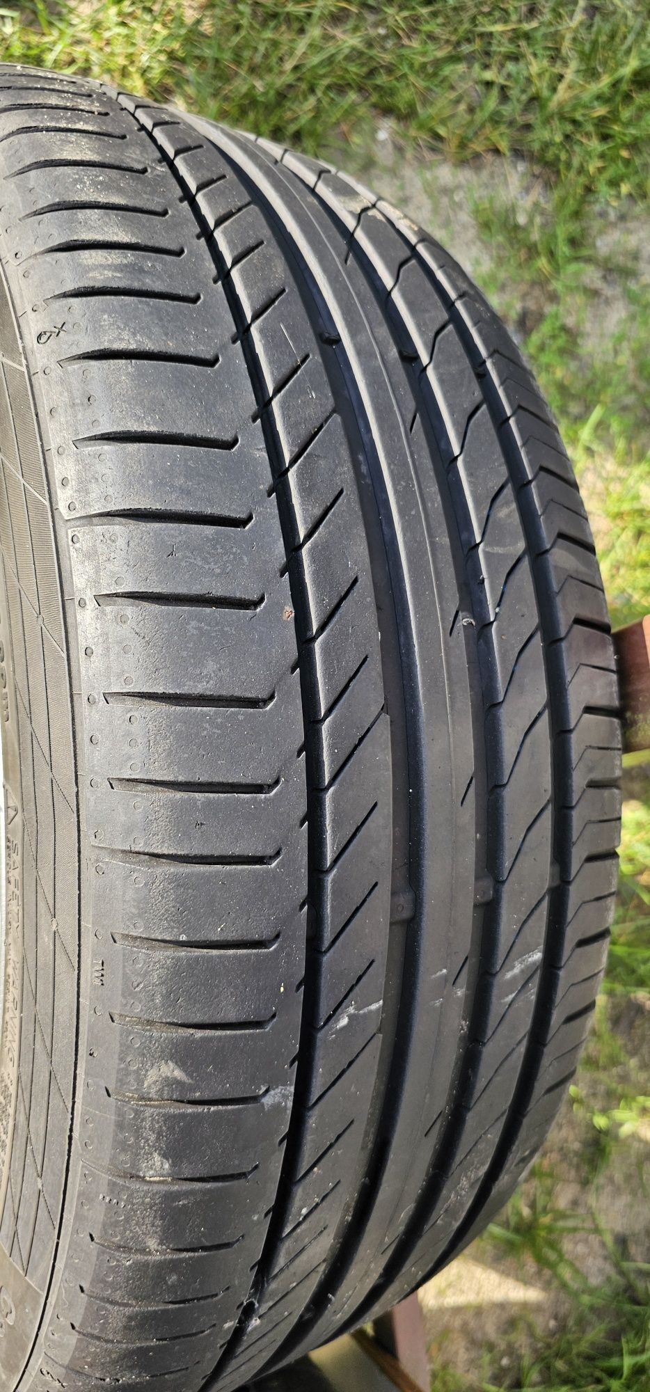 Felgi aluminiowe z oponami letnimi 235/45/18 Ford 5X108