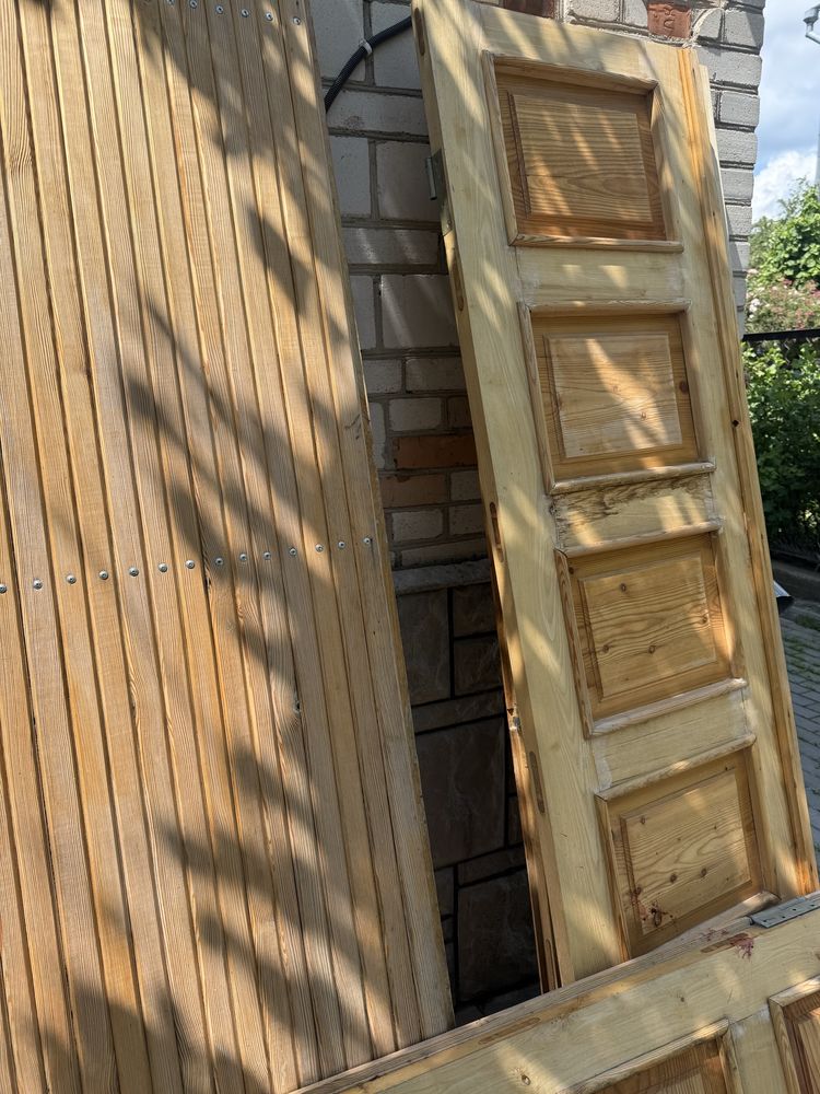 Сиочно Продам деревяні двері