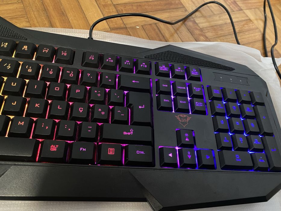 Teclado gamer com RGB