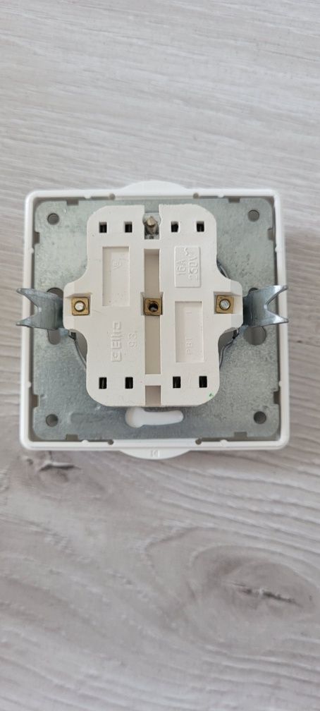 Nowe gniazdo gniazdko elektryczne podwójne eltra