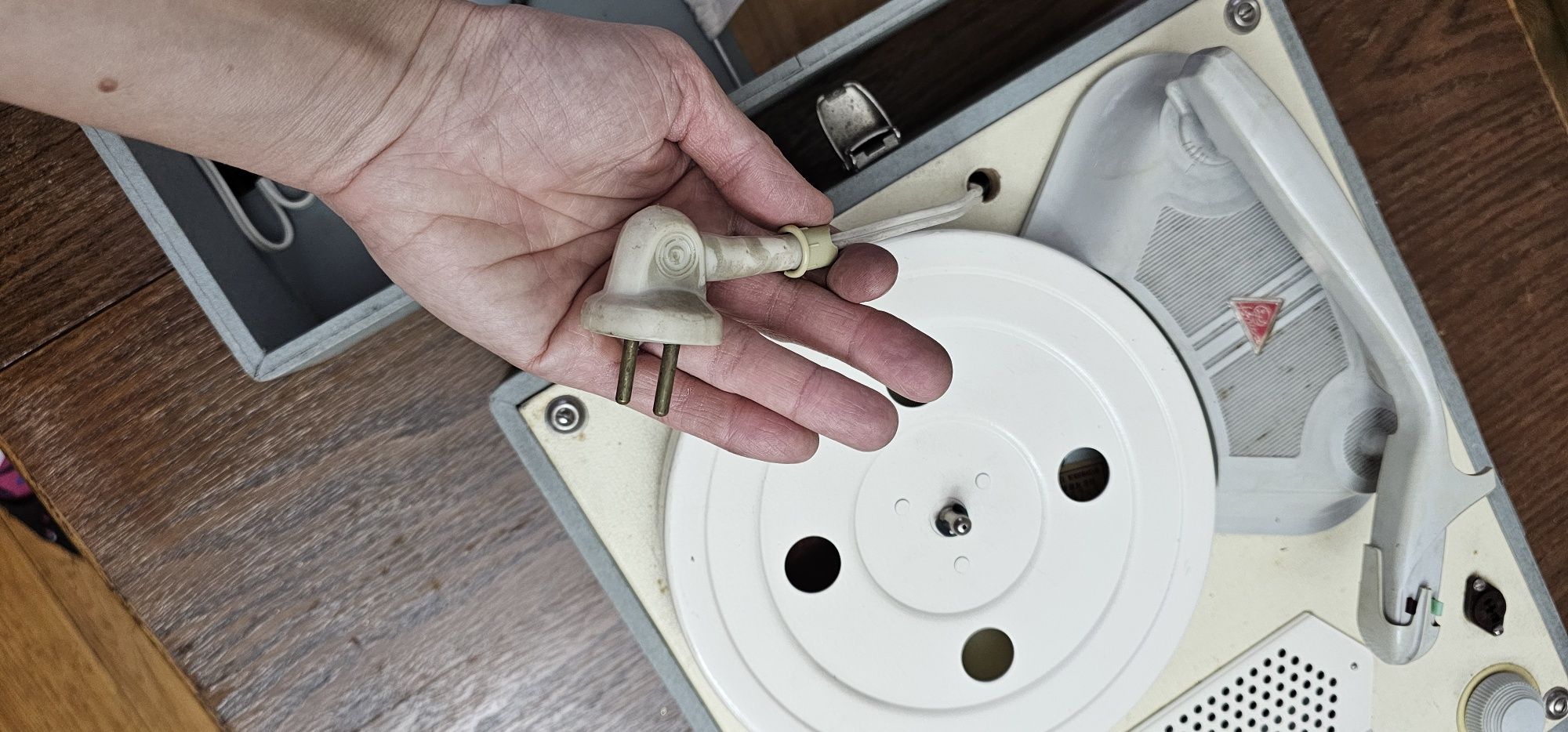 Gramofon z firmy Fonica