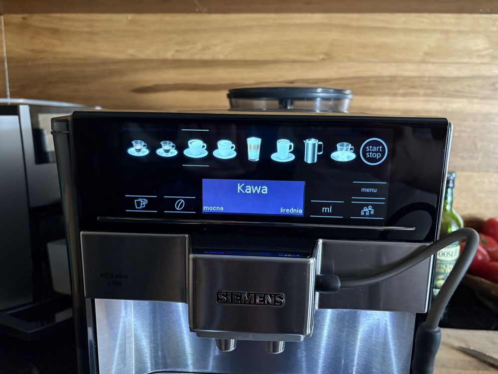 Ekspres Simens EQ.6 Plus s 700